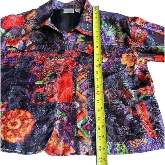 Chico s blazer , women size 2 . Linen ,silk , multi colored abstract,boxy,button - Picture 8 of 16